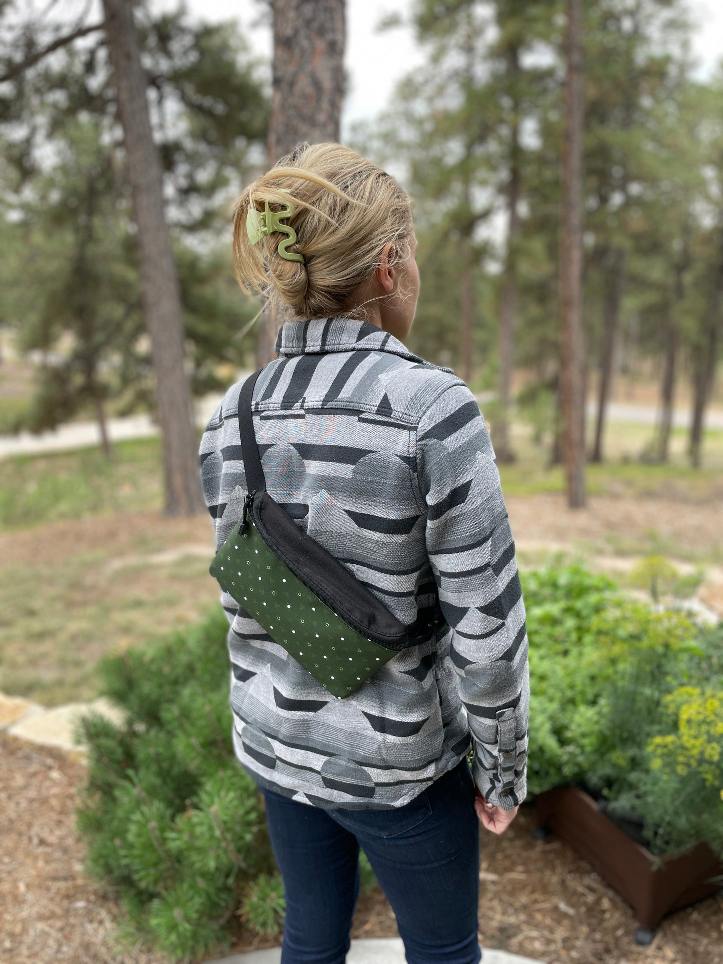 Crossbody Bag in Evergreen